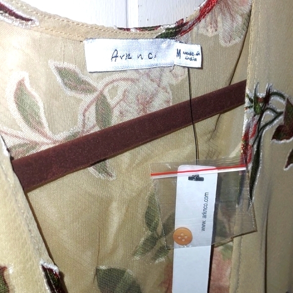 NEW Floral Top SzM Cute - Picture 5 of 10